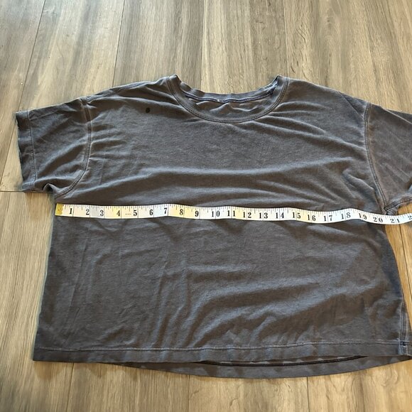 Lululemon Cates Tee *Fade Washed Lunar Rock Size 4 - Picture 4 of 6